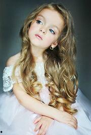 今日吃瓜著名女模特网红,瓜田里的时尚宠儿  第2张